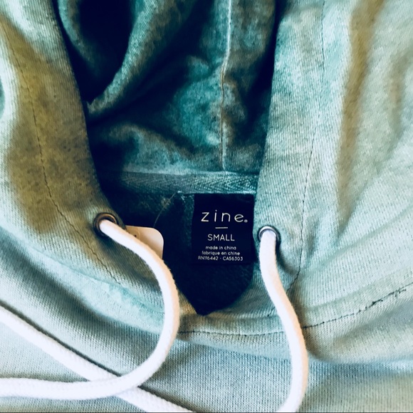 green pigment spray dyed hoodie - Picture 4 of 7